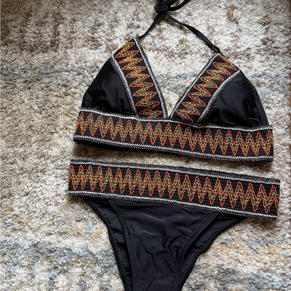 Bikini Bundle - Picture 2 of 3